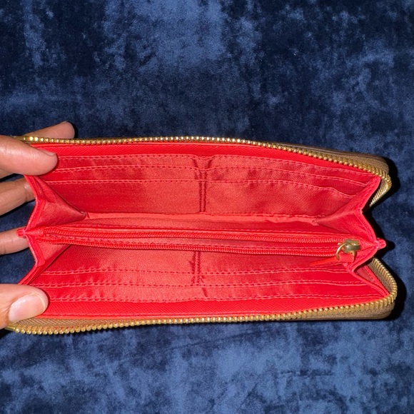 Authentic Leather Coach Wallet 🌟 - Picture 4 of 5